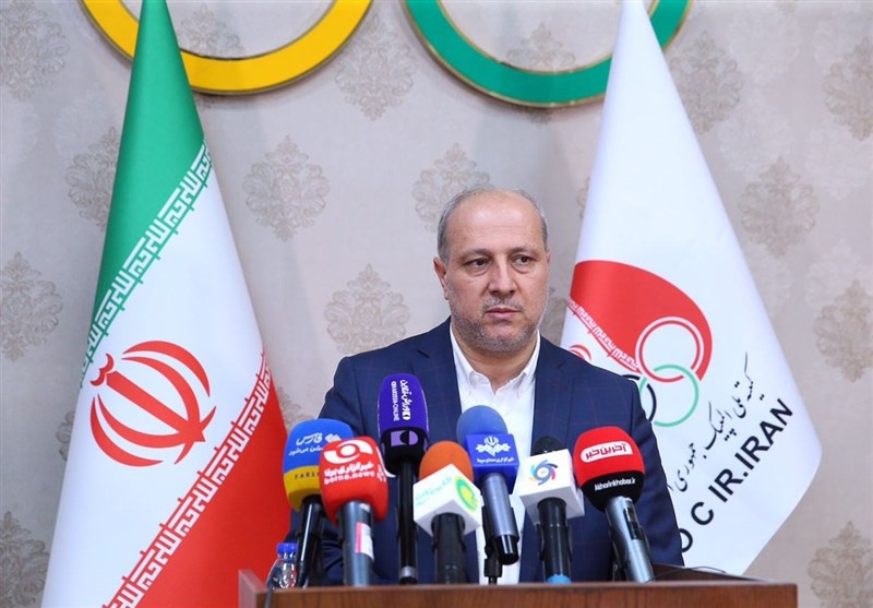 مناف هاشمی: حدوداً پنجاه میلیارد پیش بینی کرده‌ایم که به فدراسیون‌ها کمک کنیم