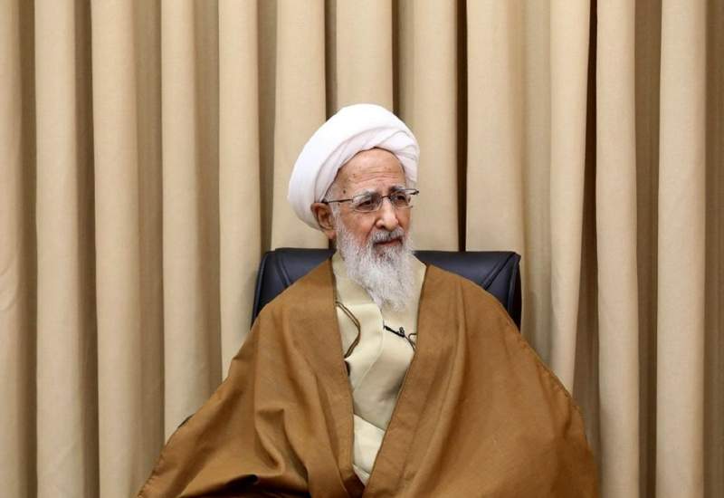 آیتالله جوادی آملی به رئیس مرکز ملی فضای مجازی: اینکه هم فضای مجازی بسته شود و هم فیلتر شکن فروخته شود با اخلاق سازگار نیست/ نباید گذاشت مردم زیر بار مشکلات خم شوند