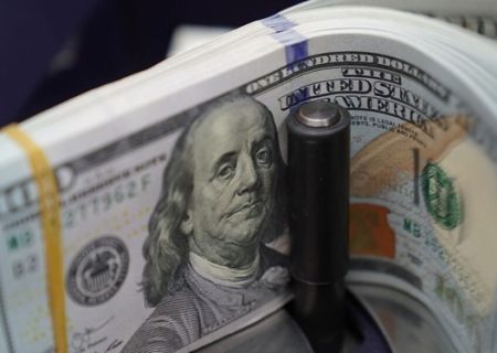 عرضه سنگین ارز در نیما و کنترل رشد هیجانی دلار در بازار سفته‌بازی درهم‌