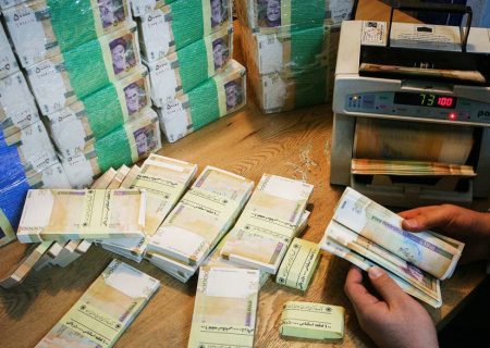 چه اتفاقی افتاده که بانک‌ها ناگهان مهربان شده‌اند و به مردم وام می‌دهند؟