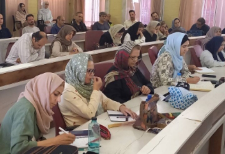 استاد ادبیات و زبان فارسی در اراک مطرح کرد؛